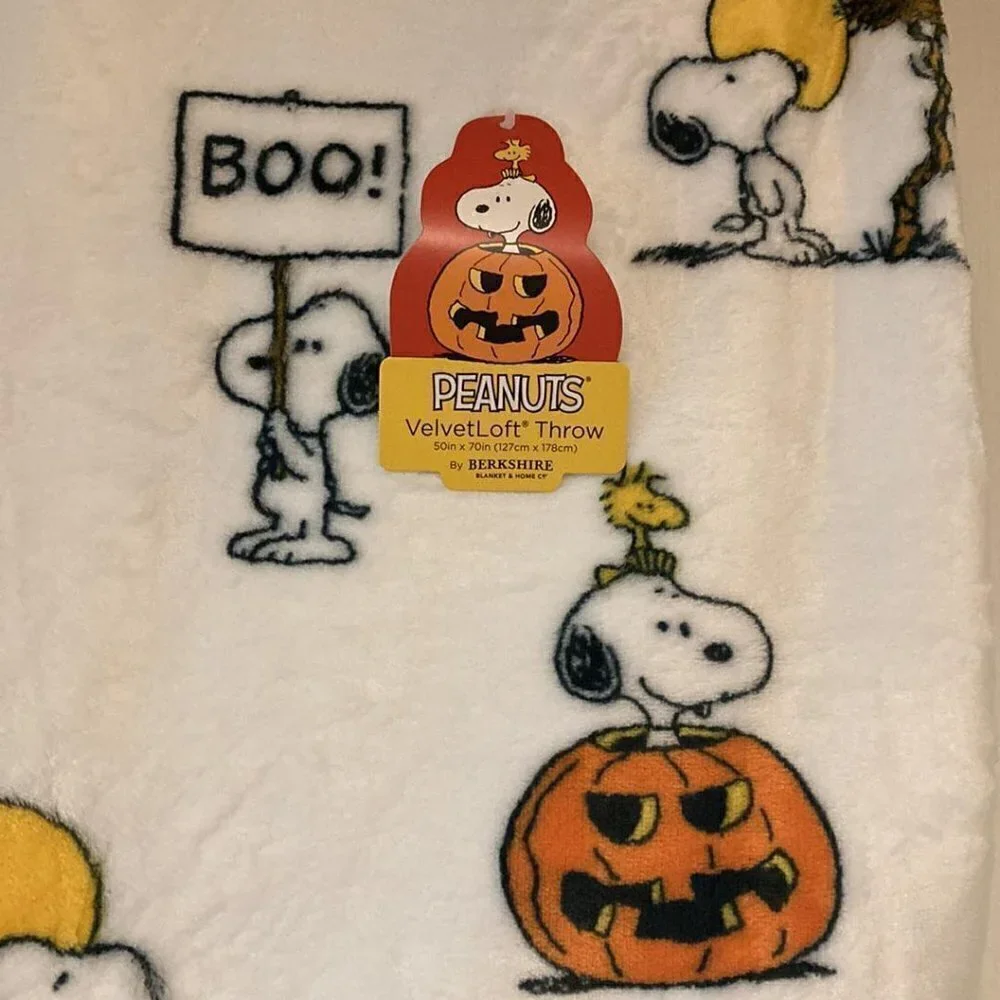 NWT PEANUTS 50x60 Snoopy In The Pumpkins Printed HALLOWEEN Throw